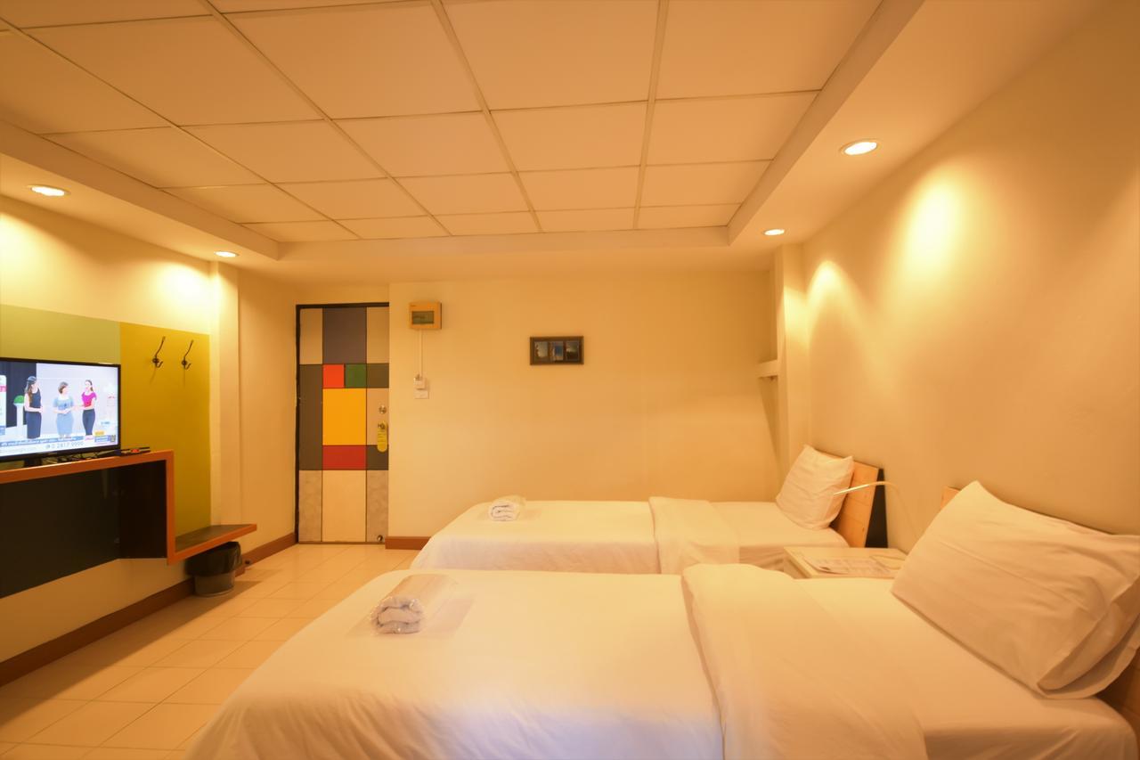 Room At Prachachuen Nonthaburi Exterior photo
