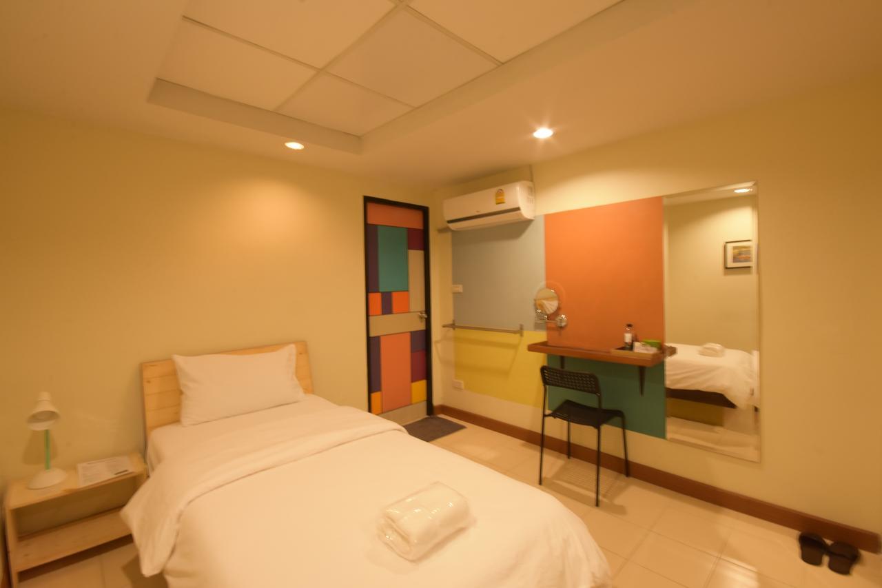 Room At Prachachuen Nonthaburi Exterior photo