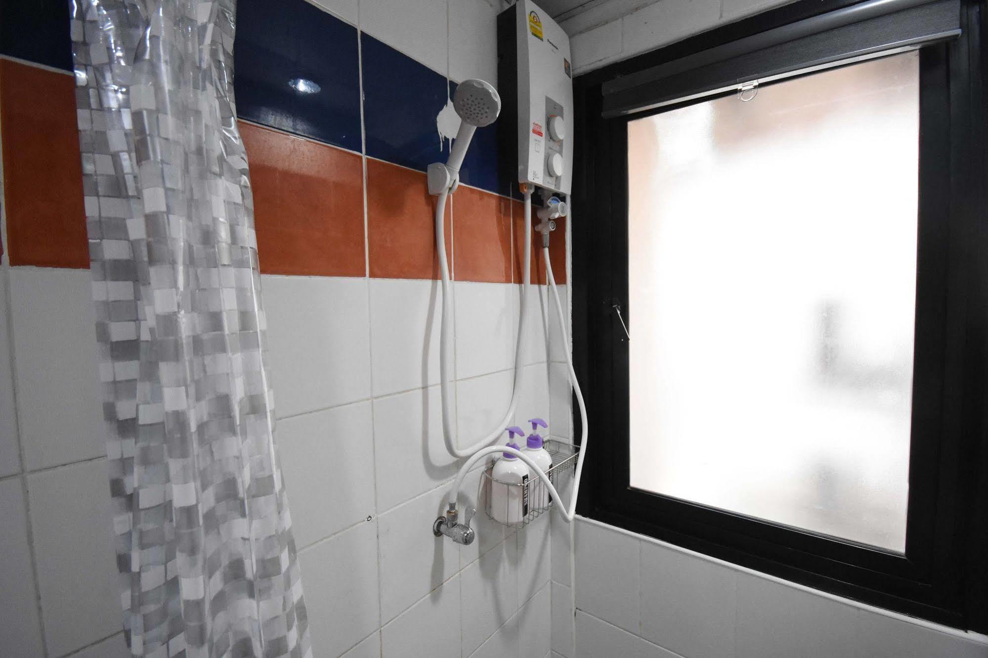Room At Prachachuen Nonthaburi Exterior photo