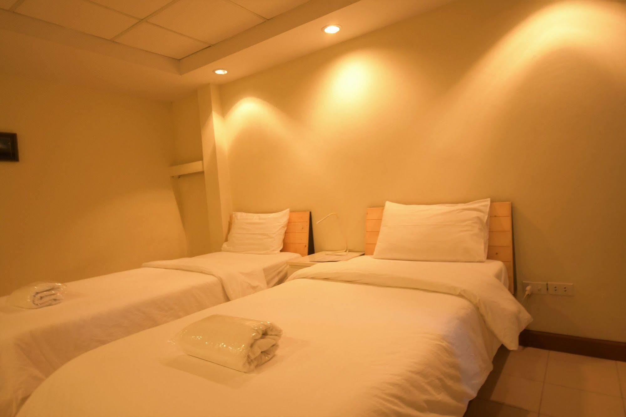 Room At Prachachuen Nonthaburi Exterior photo