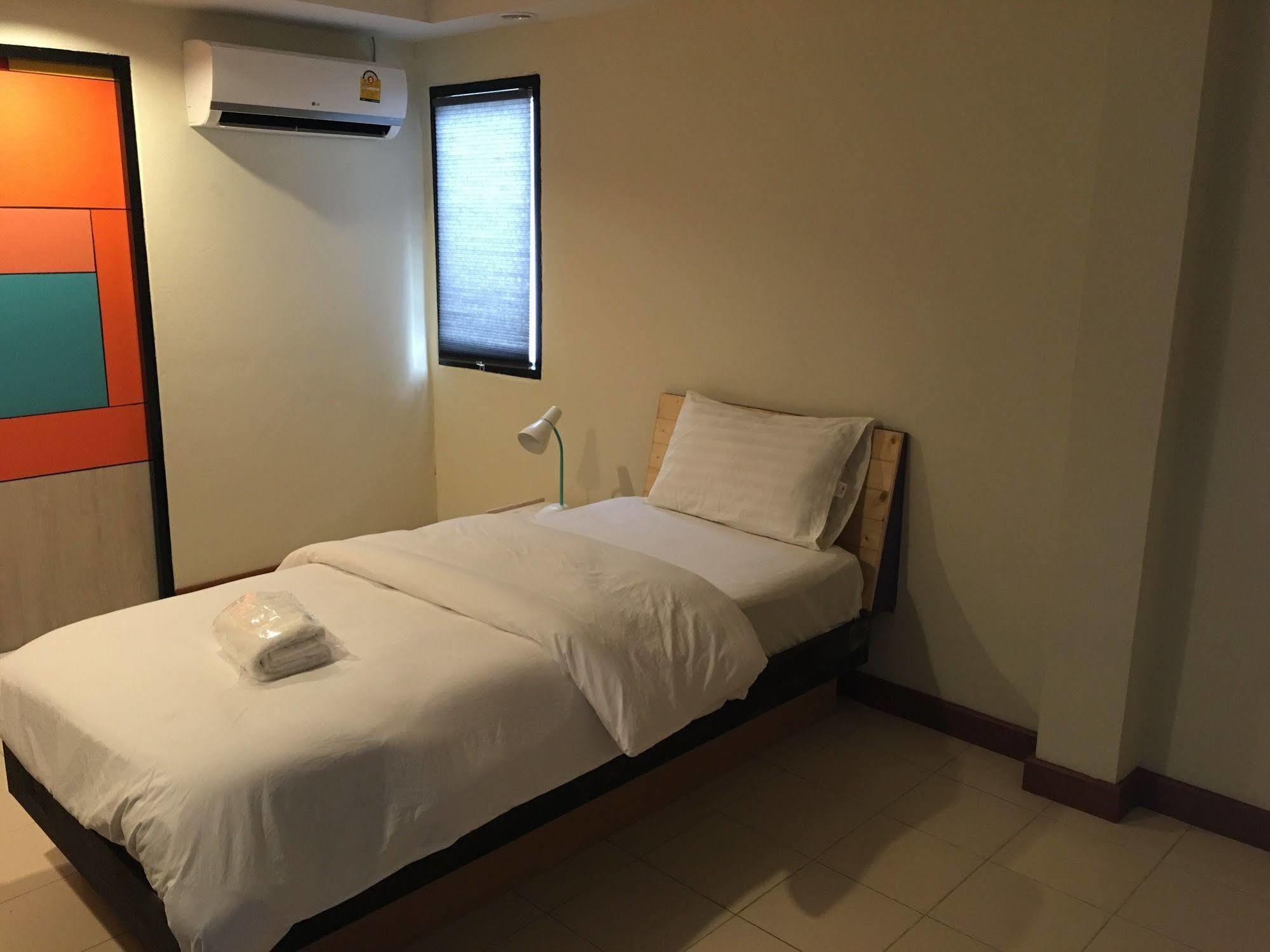 Room At Prachachuen Nonthaburi Exterior photo