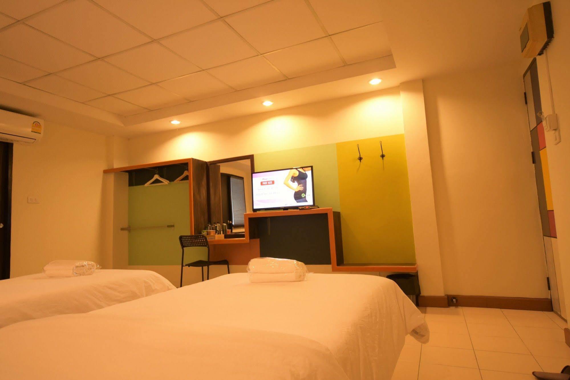 Room At Prachachuen Nonthaburi Exterior photo